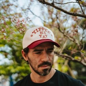Sendero White and Red Yippee Ki Yay Hat